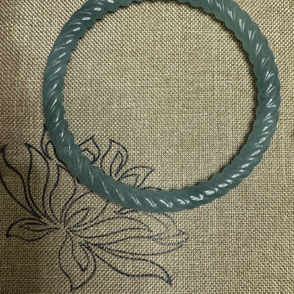 Elegant Jade Green Bangle